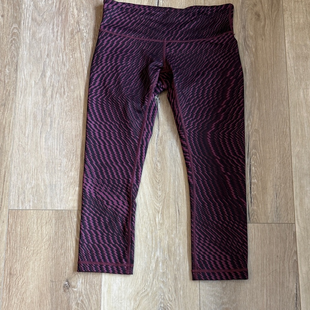 LULULEMON workout capris